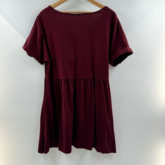 Maroon Short Sleeve V-Neck Dress – Size Large, Soft & Flowy - Picture 6 of 6